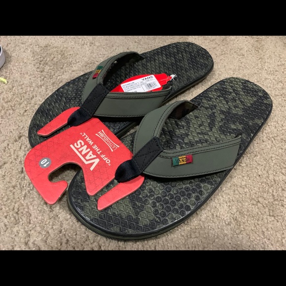 vans camo flip flops